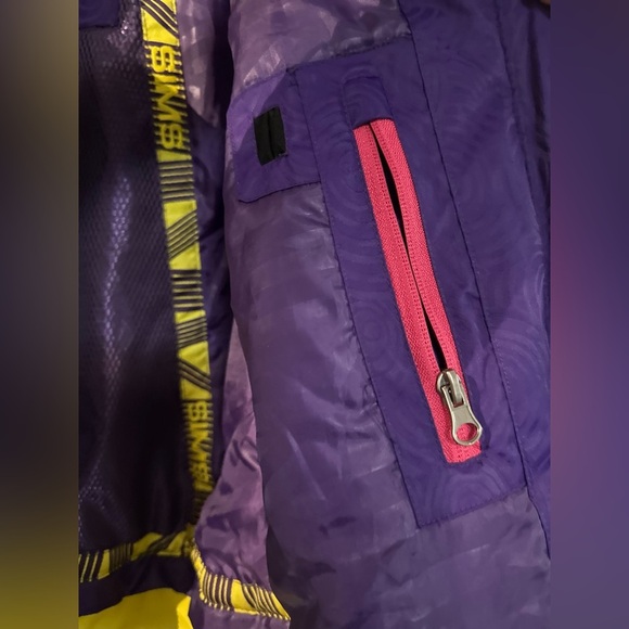 Awesome Sims 2000s snowboarding jacket - Picture 8 of 13